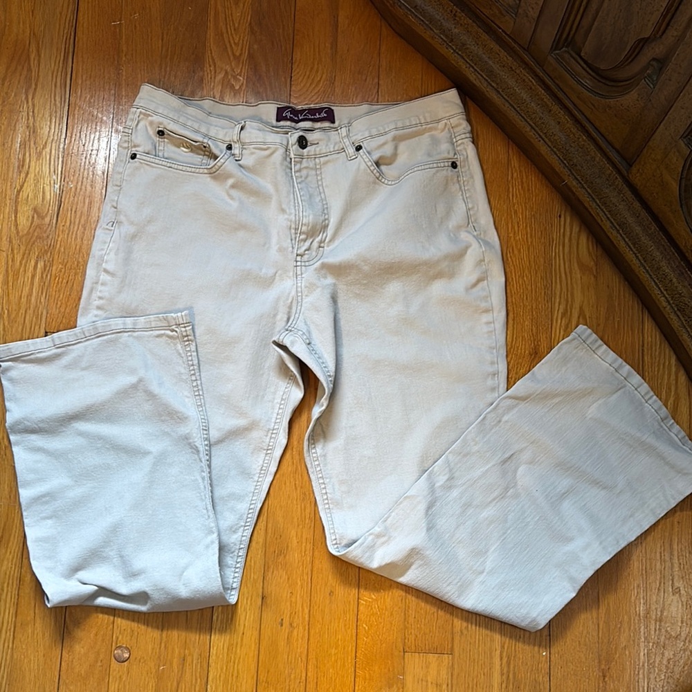 Gloria Vanderbilt Light Gray Jeans
